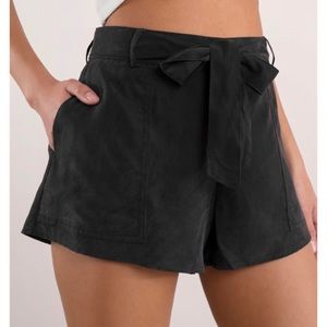 Women’s high waisted tie shorts